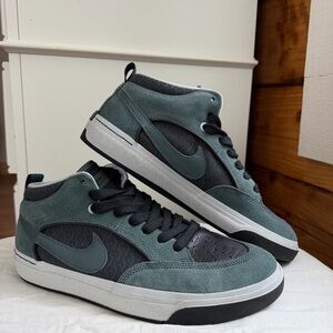 Nike Men's SB Leo Baker Green and Black High-Top Sneakers